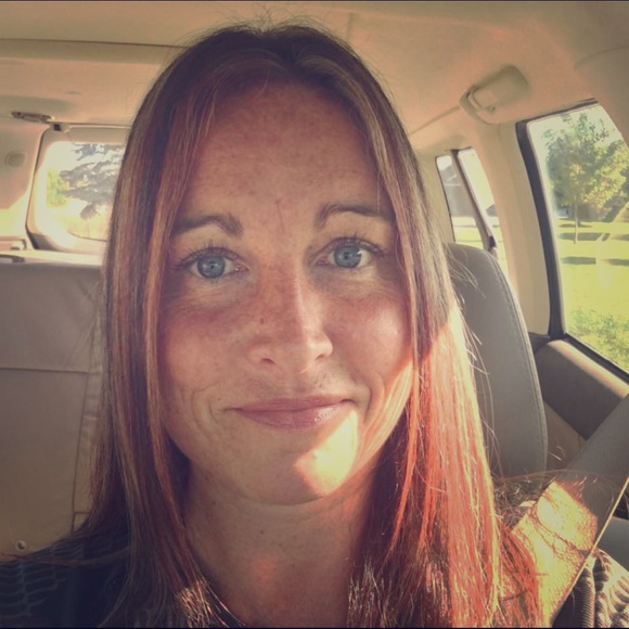 Meet your Posher, Caren - Picture 1 of 2